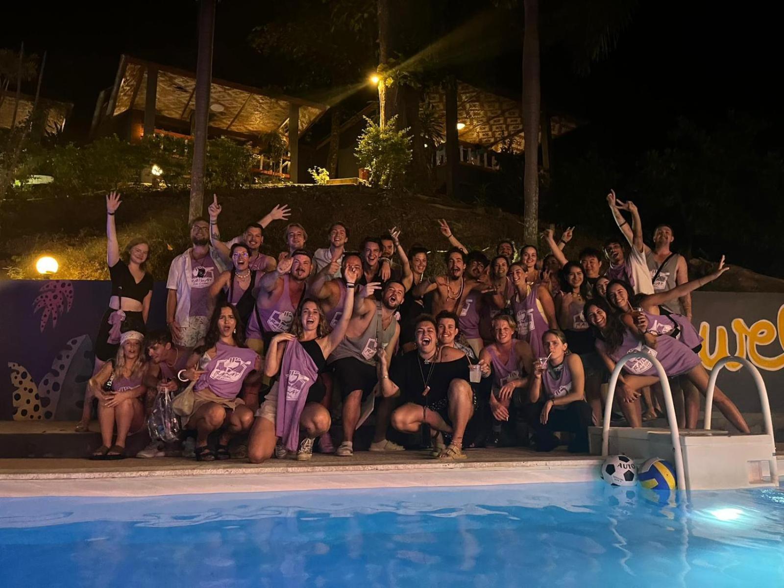 Social Quarters Blanco - Youth Hostel 18 To 35 Only 莱利海滩 外观 照片