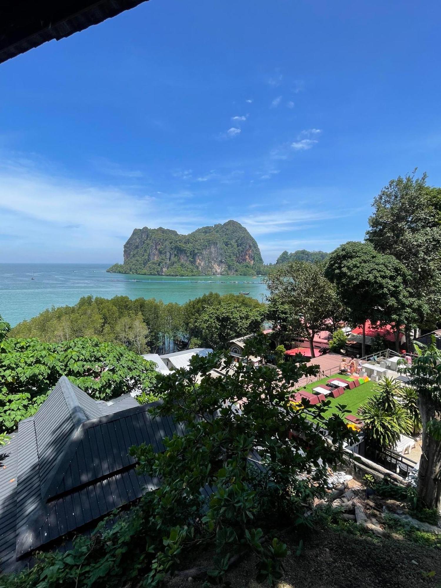 Social Quarters Blanco - Youth Hostel 18 To 35 Only 莱利海滩 外观 照片